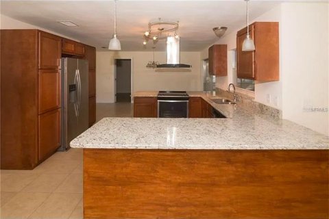 Villa ou maison à louer à Longwood, Floride: 5 chambres, 190.82 m2 № 2232070 - photo 2