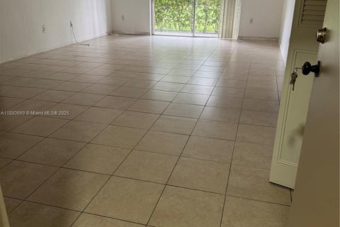 Condominio en venta en Miami, Florida, 2 dormitorios, 96.99 m2 № 1977835 - foto 3