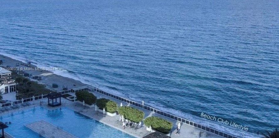 Appartement à Hallandale Beach, Floride 1 chambre, 78.41 m2 № 1698304