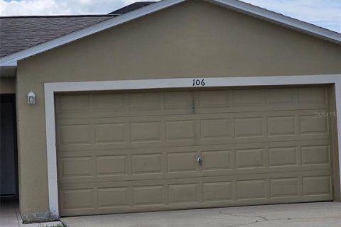 House in Poinciana, Florida 3 bedrooms, 98.66 sq.m. № 2155679 - photo 2