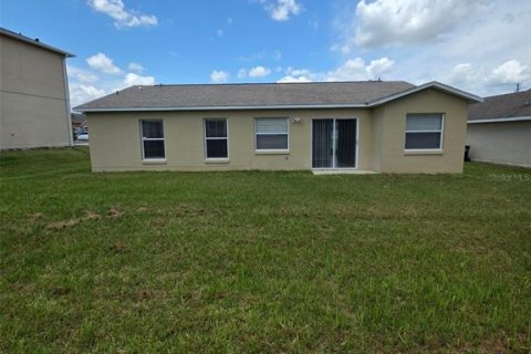 House in Poinciana, Florida 3 bedrooms, 98.66 sq.m. № 2155679 - photo 28
