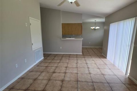House in Poinciana, Florida 3 bedrooms, 98.66 sq.m. № 2155679 - photo 8
