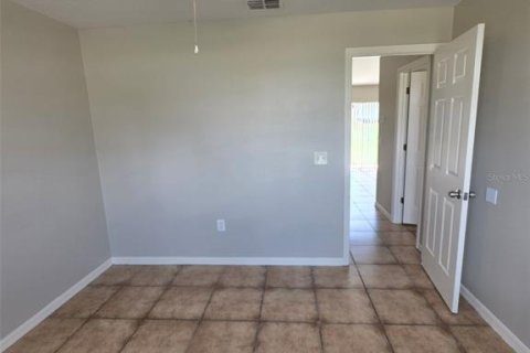 House in Poinciana, Florida 3 bedrooms, 98.66 sq.m. № 2155679 - photo 20
