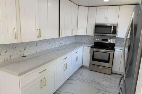 Villa ou maison à louer à Pompano Beach, Floride: 3 chambres, 156.45 m2 № 2087885 - photo 7
