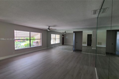 Villa ou maison à louer à Deerfield Beach, Floride: 3 chambres, 165.92 m2 № 1924271 - photo 13