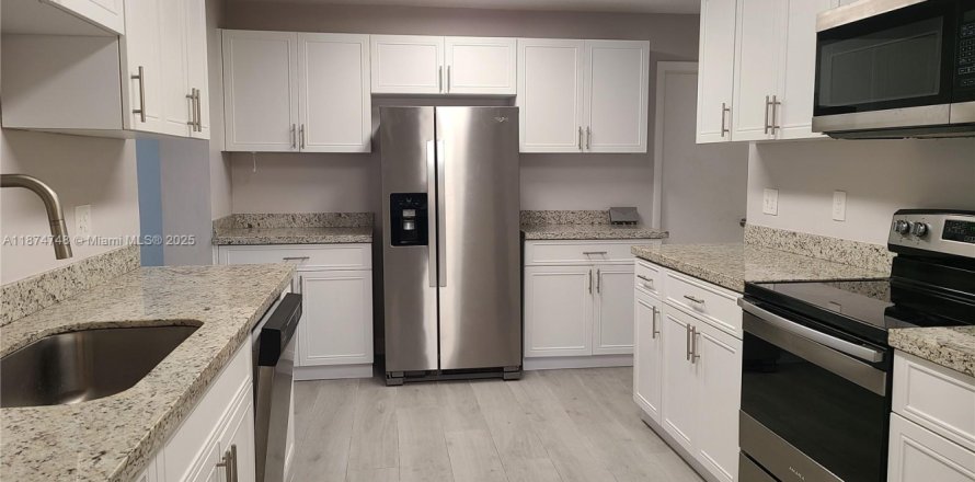 Villa ou maison à Deerfield Beach, Floride 3 chambres, 165.92 m2 № 1924271