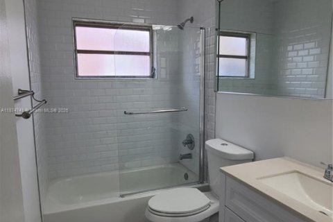 Villa ou maison à louer à Deerfield Beach, Floride: 3 chambres, 165.92 m2 № 1924271 - photo 7