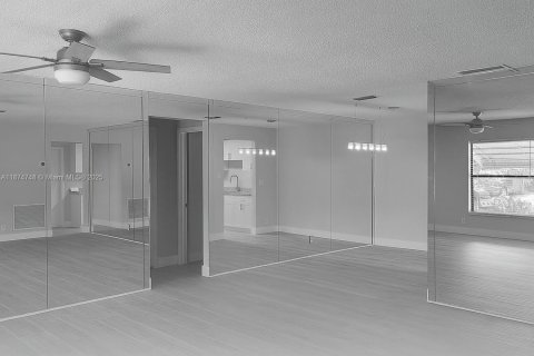 Villa ou maison à louer à Deerfield Beach, Floride: 3 chambres, 165.92 m2 № 1924271 - photo 2