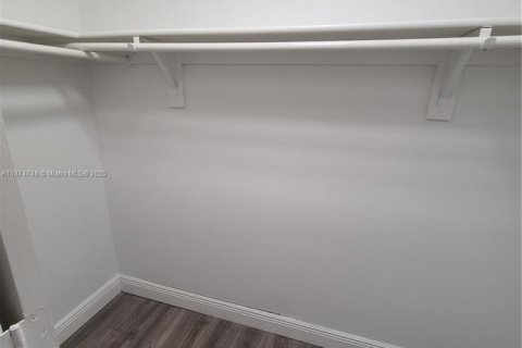 Villa ou maison à louer à Deerfield Beach, Floride: 3 chambres, 165.92 m2 № 1924271 - photo 17