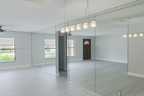 Villa ou maison à louer à Deerfield Beach, Floride: 3 chambres, 165.92 m2 № 1924271 - photo 3