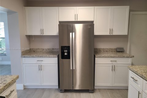 Villa ou maison à louer à Deerfield Beach, Floride: 3 chambres, 165.92 m2 № 1924271 - photo 12