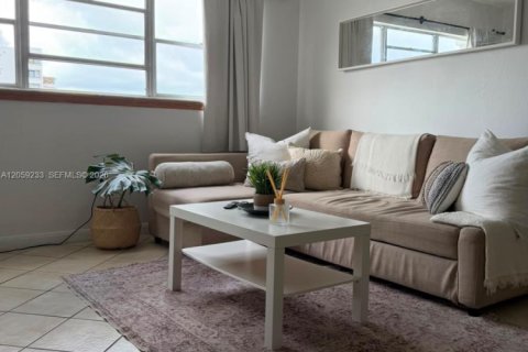 Снять в аренду кондоминиум в Майами-Бич, Флорида 2 спальни, 87.33м2, № 2167904 - фото 4