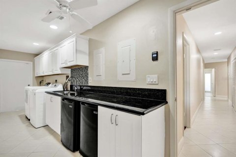 Villa ou maison à louer à Deerfield Beach, Floride: 4 chambres, 370.31 m2 № 1642426 - photo 26
