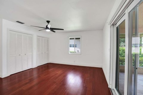 Villa ou maison à louer à Deerfield Beach, Floride: 4 chambres, 370.31 m2 № 1642426 - photo 20