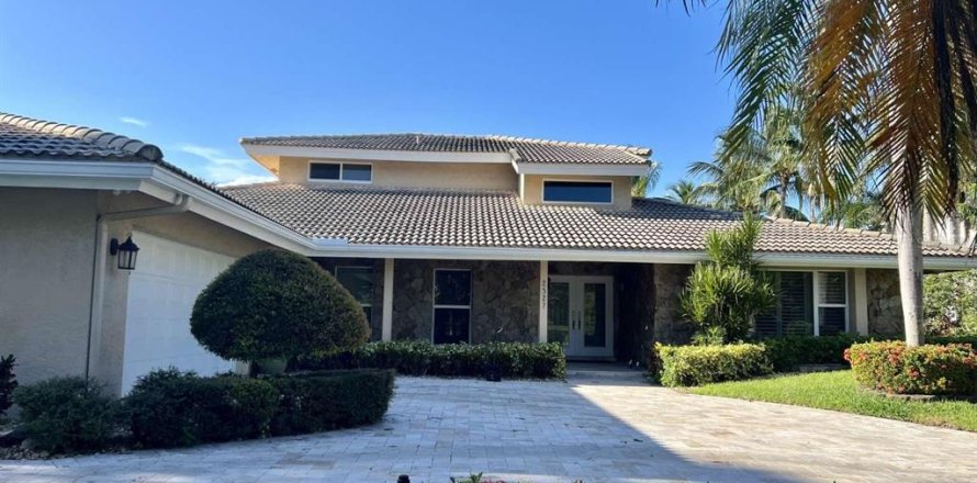 Villa ou maison à Deerfield Beach, Floride 4 chambres, 370.31 m2 № 1642426
