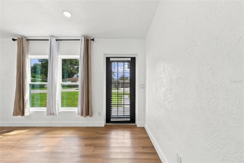 Villa ou maison à louer à Orlando, Floride: 2 chambres, 114.27 m2 № 2380554 - photo 6