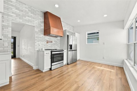 Villa ou maison à louer à Orlando, Floride: 2 chambres, 114.27 m2 № 2380554 - photo 15