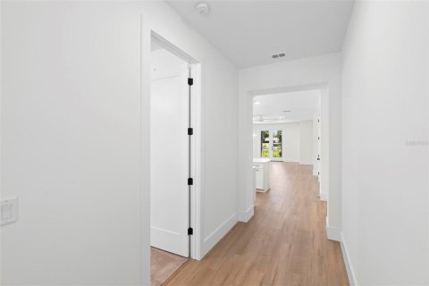 House in Orlando, Florida 4 bedrooms, 181.62 sq.m. № 1416754 - photo 5