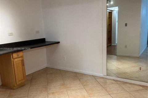 Apartamento en alquiler en Coral Springs, Florida, 1 dormitorio, 76.18 m2 № 2278760 - foto 10