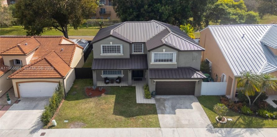 Villa ou maison à Miami, Floride 4 chambres, 244.15 m2 № 2032190