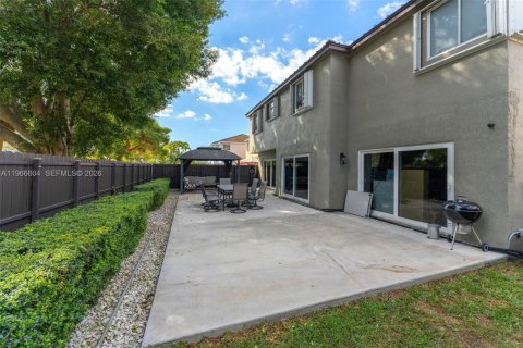 Villa ou maison à vendre à Miami, Floride: 4 chambres, 244.15 m2 № 2032190 - photo 23