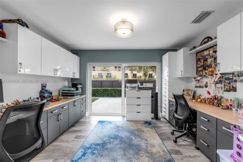 Villa ou maison à vendre à Miami, Floride: 4 chambres, 244.15 m2 № 2032190 - photo 19