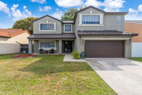 Villa ou maison à vendre à Miami, Floride: 4 chambres, 244.15 m2 № 2032190 - photo 2