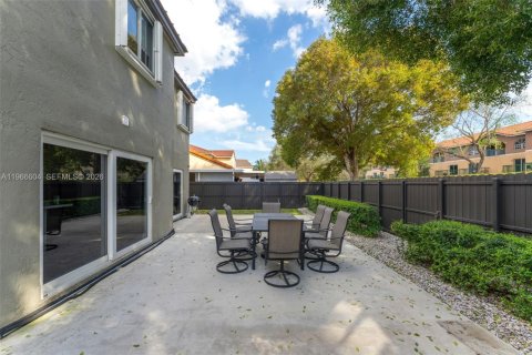 Villa ou maison à vendre à Miami, Floride: 4 chambres, 244.15 m2 № 2032190 - photo 22