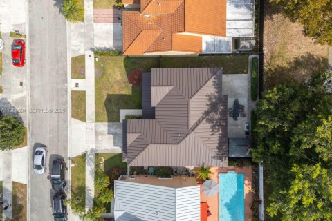 Villa ou maison à vendre à Miami, Floride: 4 chambres, 244.15 m2 № 2032190 - photo 28