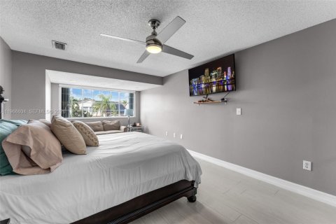 Villa ou maison à vendre à Miami, Floride: 4 chambres, 244.15 m2 № 2032190 - photo 15