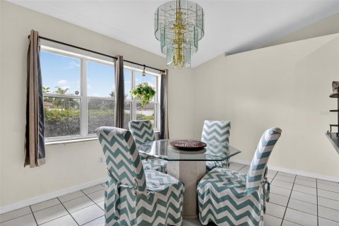 Casa en venta en Palm Coast, Florida, 3 dormitorios, 162.39 m2 № 1902504 - foto 28