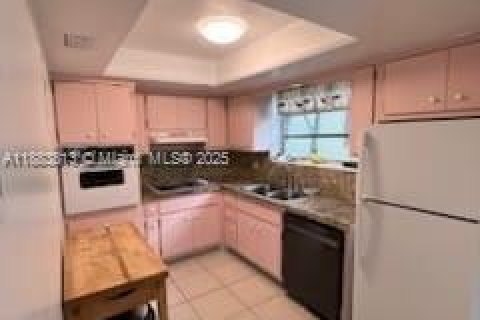 Condominio en alquiler en North Miami, Florida, 2 dormitorios, 128.21 m2 № 1978347 - foto 28