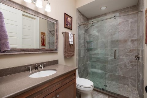 House in Saint Petersburg, Florida 5 bedrooms, 332.03 sq.m. № 2211669 - photo 10