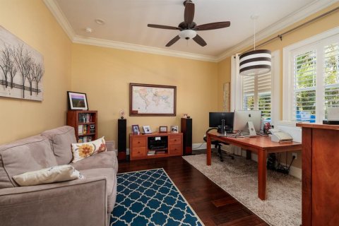 House in Saint Petersburg, Florida 5 bedrooms, 332.03 sq.m. № 2211669 - photo 24