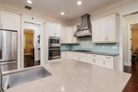 House in Saint Petersburg, Florida 5 bedrooms, 332.03 sq.m. № 2211669 - photo 13