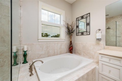 House in Saint Petersburg, Florida 5 bedrooms, 332.03 sq.m. № 2211669 - photo 29