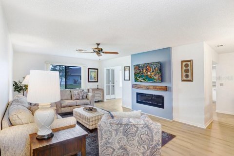 Condo in Sun City Center, Florida, 2 bedrooms № 2101882 - photo 6