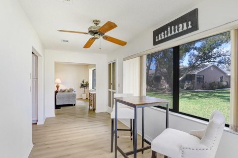 Condo in Sun City Center, Florida, 2 bedrooms № 2101882 - photo 16