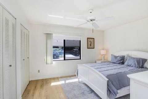 Condo in Sun City Center, Florida, 2 bedrooms № 2101882 - photo 21