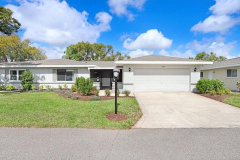 Condo in Sun City Center, Florida, 2 bedrooms № 2101882 - photo 3
