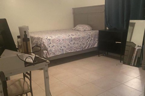 Купить виллу или дом в Форт-Пирс, Флорида 2 спальни, 124.86м2, № 1221182 - фото 1