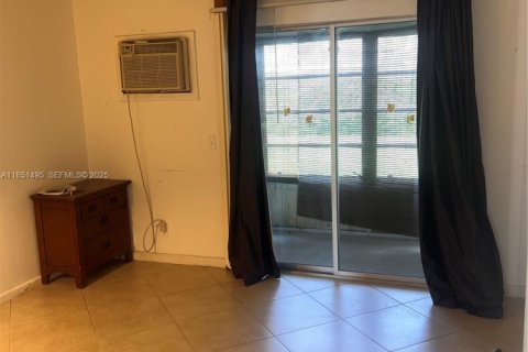 Condo in Deerfield Beach, Florida, 1 bedroom  № 2035191 - photo 4