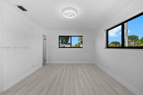 House in Hallandale Beach, Florida 2 bedrooms, 135.64 sq.m. № 2003854 - photo 27