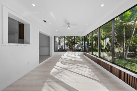 House in Hallandale Beach, Florida 2 bedrooms, 135.64 sq.m. № 2003854 - photo 8