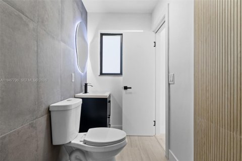 House in Hallandale Beach, Florida 2 bedrooms, 135.64 sq.m. № 2003854 - photo 15