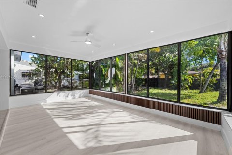 House in Hallandale Beach, Florida 2 bedrooms, 135.64 sq.m. № 2003854 - photo 28