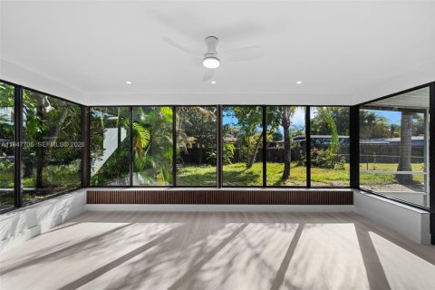 House in Hallandale Beach, Florida 2 bedrooms, 135.64 sq.m. № 2003854 - photo 9