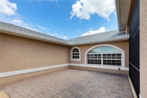 House in Cape Coral, Florida 3 bedrooms, 191.1 sq.m. № 1844710 - photo 27
