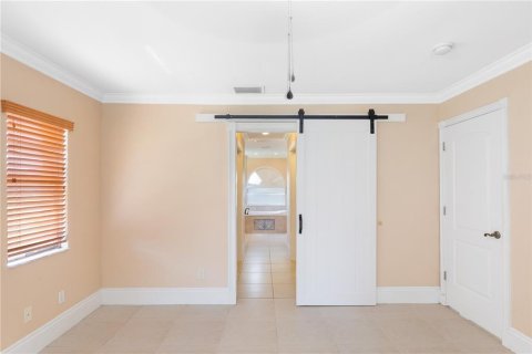 House in Cape Coral, Florida 3 bedrooms, 191.1 sq.m. № 1844710 - photo 15