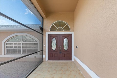 House in Cape Coral, Florida 3 bedrooms, 191.1 sq.m. № 1844710 - photo 28